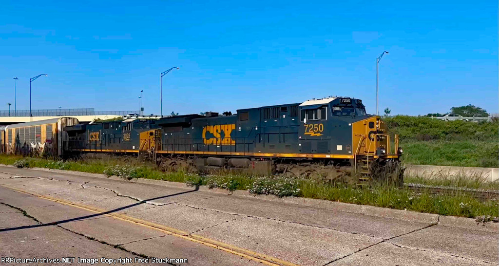 CSX 7250 leads M226.